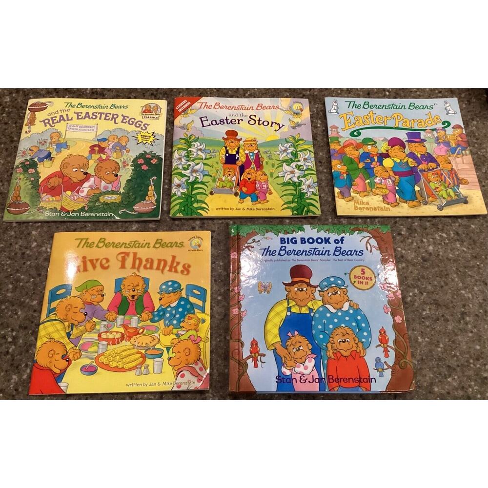 Lot of Berenstain Bears books ~ (4) Paperback & (1) Hardcover